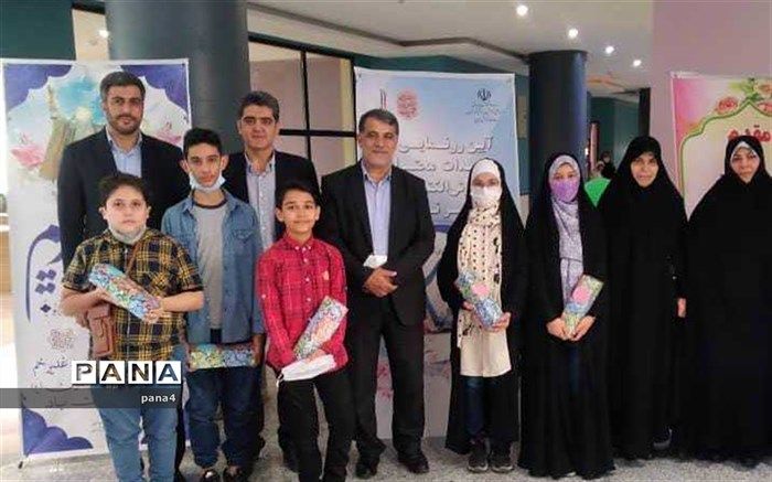 تقدیر از افتخار آفرینان منطقه چهار در جشنواره تولید محتوای الکترونیکی شهر تهران