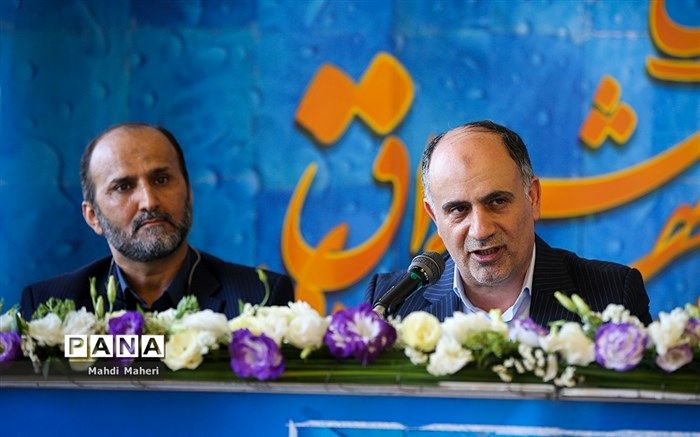 شالویی: وزارت ارشاد و آموزش و پرورش برای معرفی مفاخر ایران زمین با یکدیگر تعامل دارند