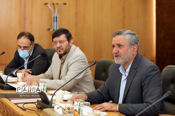 جلسه بررسی طرح‌های توسعه‌ای شهرهای آبادان و خرمشهر