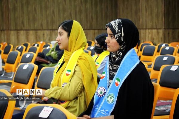 بازدید رئیس سازمان دانش‌آموزی کهگیلویه و بویراحمد از کلاس‌های خبرنگاری پایگاه‌های اوقات فراغت تابستان