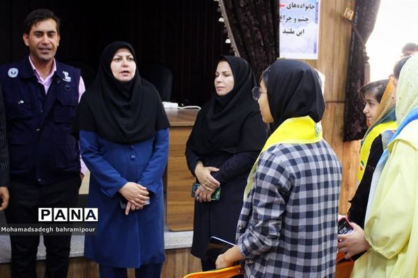 بازدید رئیس سازمان دانش‌آموزی کهگیلویه و بویراحمد از کلاس‌های خبرنگاری پایگاه‌های اوقات فراغت تابستان