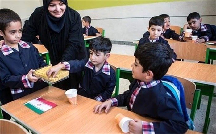 برای تدریس باید تعامل دو طرفه بین دانش‌آموزان و معلم برقرار باشد