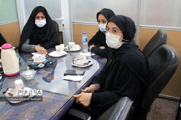 جلسه هم‌اندیشی مربیان و مدرسان پیشتاز سازمان دانش‌آموزی استان بوشهر