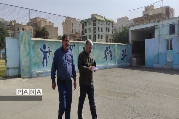 بازدید سرپرست آموزش و پرورش منطقه 11 از روند اجرایی پروژه مهر مدارس