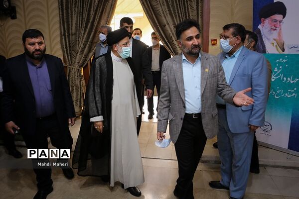 دیدار پژوهشگران و مدیران جهاد دانشگاهی با رئیس‌جمهور