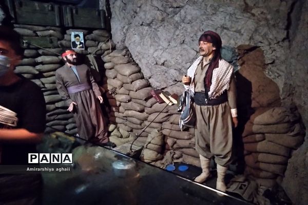 بازدید دانش‌آموزان منطقه ۱۳ در سالروز عملیات افتخار آفرین مرصاد از موزه ملی دفاع مقدس