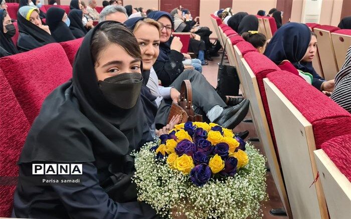 دانش‌آموزان با شرکت در جشنواره نوجوان سالم افکار خود را با ابزار هنر مطرح می‌کنند