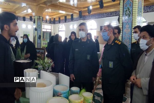 ‌نمایشگاه اسوه حوزه‌ مقاومت بسیج چمستان