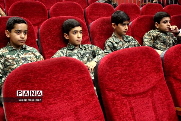 رونمایی از کتاب «وقتی بابا رئیس بود»-3