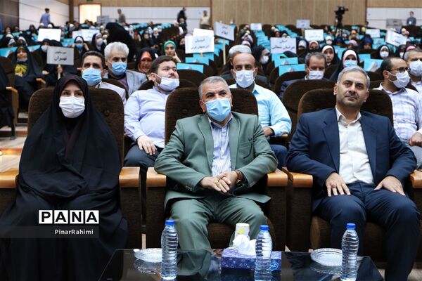 آیین افتتاحیه چهلمین دوره مسابقات قرآن، عترت و نماز دانش‌آموزان سراسر کشور (بخش دختران)