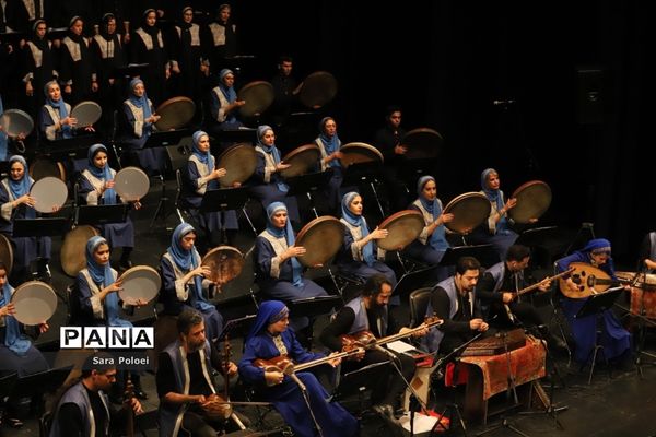 کنسرت گروه موسیقی تلفیقی «هوران»