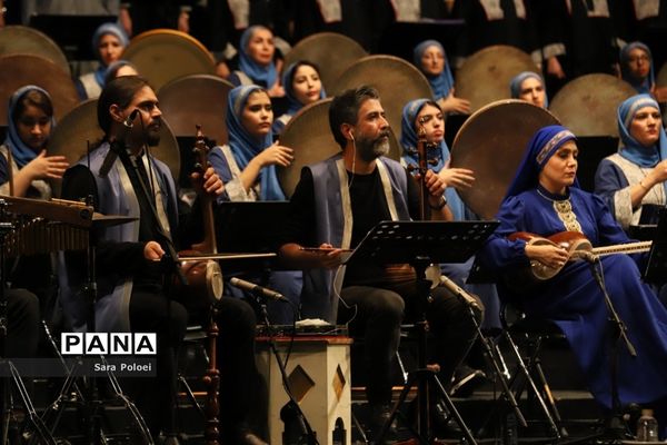 کنسرت گروه موسیقی تلفیقی «هوران»