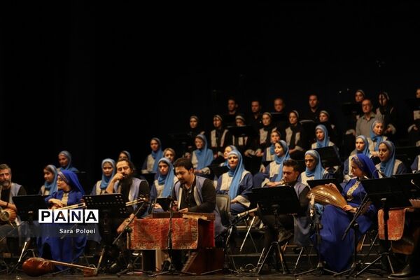 کنسرت گروه موسیقی تلفیقی «هوران»