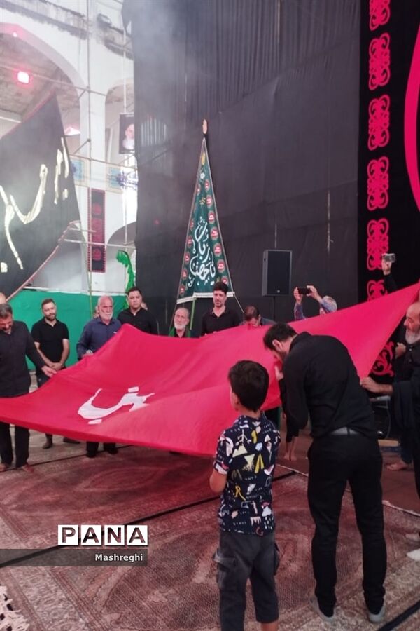 مراسم آیینی پرچم بدستان و بیرق‌داران ندای محرم نوش‌آباد