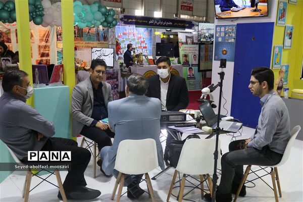 نمایشگاه دستاوردهای مراکز و مدارس غیردولتی