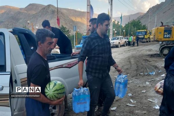 کمک به سیل‌زدگان توسط مردم جهادگر فیروزکوه