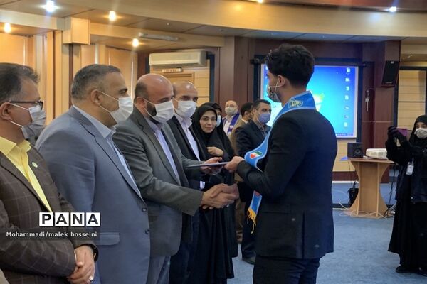 نشست نمایندگان یازدهمین دوره مجلس دانش‌آموزی استان گلستان