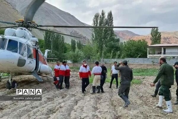 بازدید هوایی استاندار تهران از عشایر سیل‌زده  دشت لار رودهن