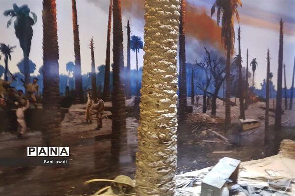 بازدید دانش‌آموزان دختر منطقه ۱۳  از موزه ملی دفاع مقدس