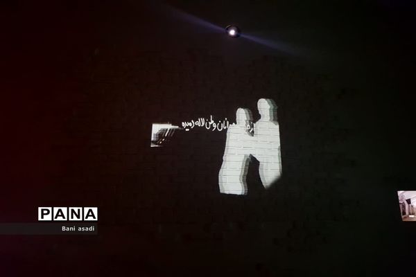 بازدید دانش‌آموزان دختر منطقه ۱۳  از موزه ملی دفاع مقدس