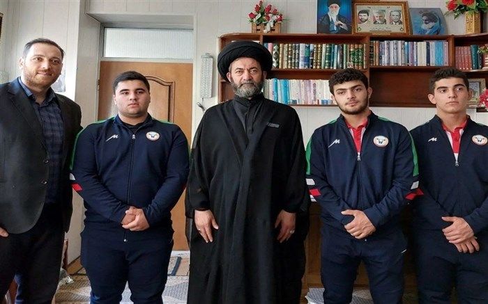 دیدار امام جمعه اردبیل با با قهرمانان وزنه‌برداری اردبیل