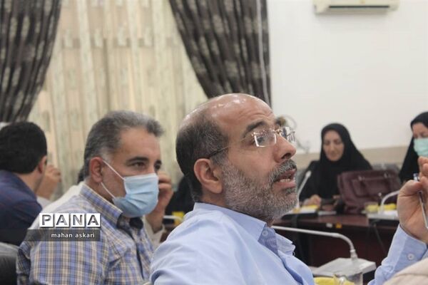نشست مدیران مدارس متوسطه اول در گلوگاه
