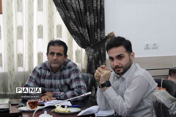 نشست مدیران مدارس متوسطه اول در گلوگاه