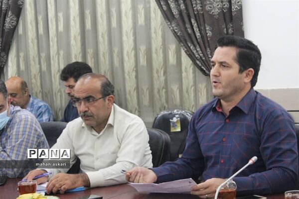 نشست مدیران مدارس متوسطه اول در گلوگاه
