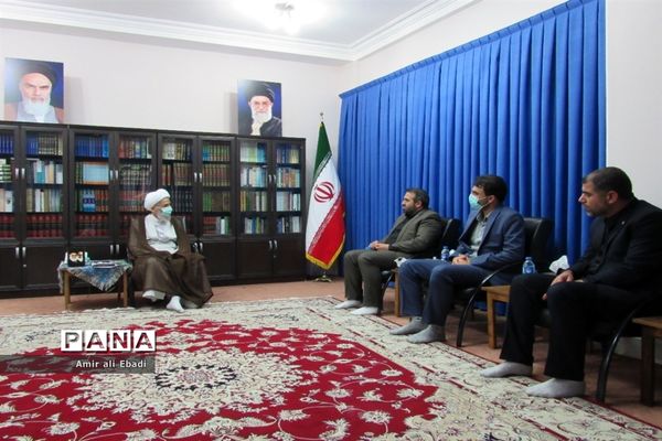 دیدار رئیس مرکز ملی تایید صلاحیت سازمان استاندارد کشور با نماینده ولی فقیه