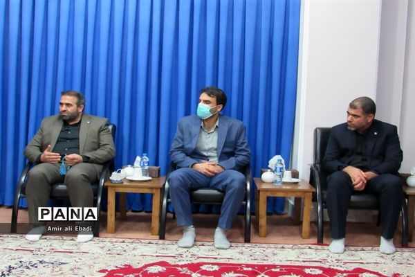 دیدار رئیس مرکز ملی تایید صلاحیت سازمان استاندارد کشور با نماینده ولی فقیه