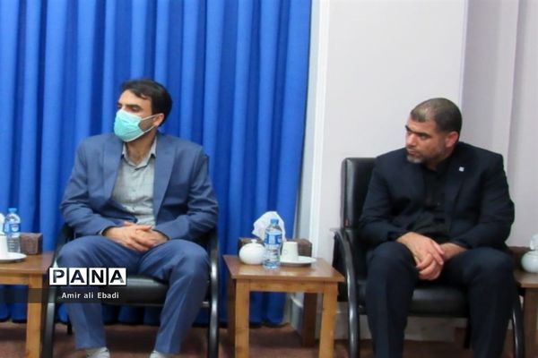 دیدار رئیس مرکز ملی تایید صلاحیت سازمان استاندارد کشور با نماینده ولی فقیه