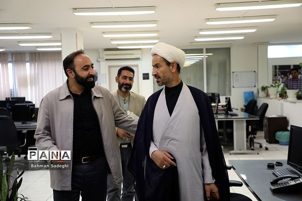 بازدید عضو کمیسیون آموزش و تحقیقات مجلس شورای اسلامی از خبرگزاری پانا