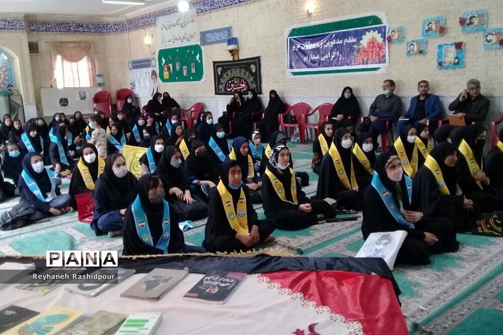 برگزاری همایش دختران بانوی بهشت ویژه دانش‌آموزان عضو سازمان دانش‌آموزی درشهرستان نی‌ریز