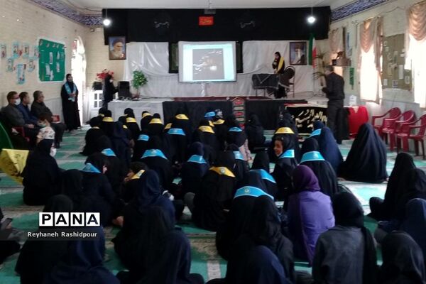 برگزاری همایش دختران بانوی بهشت ویژه دانش‌آموزان عضو سازمان دانش‌آموزی درشهرستان نی‌ریز