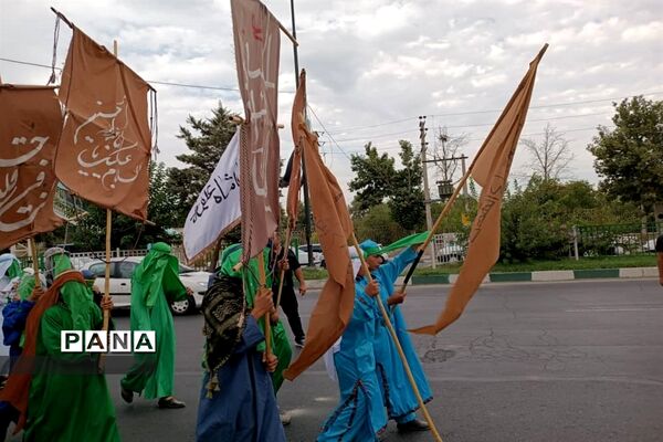 اجرای نمایش خیابانی قافله‌سالار کربلا در محمدشهر کرج