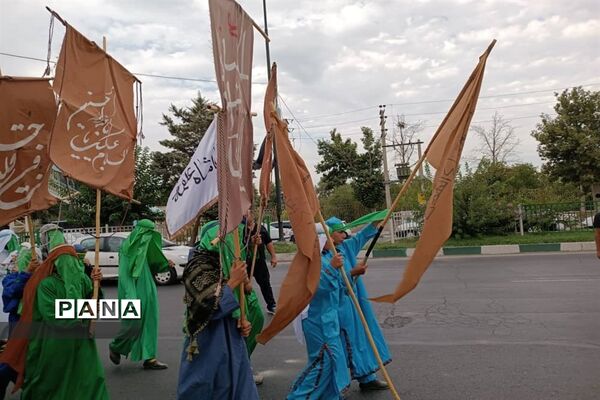 اجرای نمایش خیابانی قافله‌سالار کربلا در محمدشهر کرج