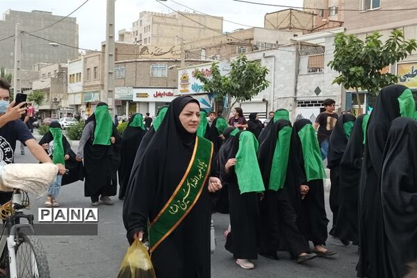 اجرای نمایش خیابانی قافله‌سالار کربلا در محمدشهر کرج