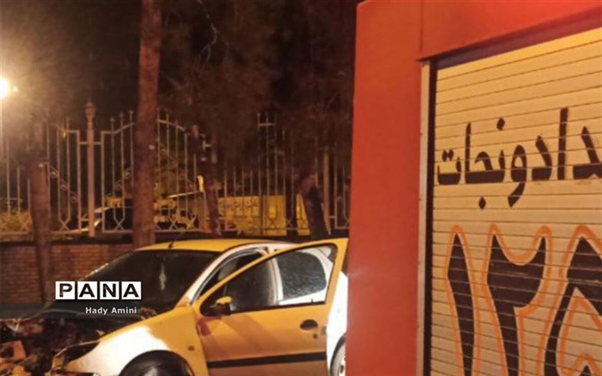 مهار حریق در کارگاه مبل سازی