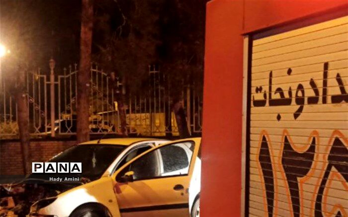 مهار حریق در کارگاه مبل سازی