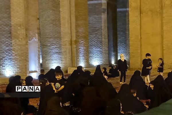 عزاداری حسینی با حضور پرشور عاشقان در ورامین