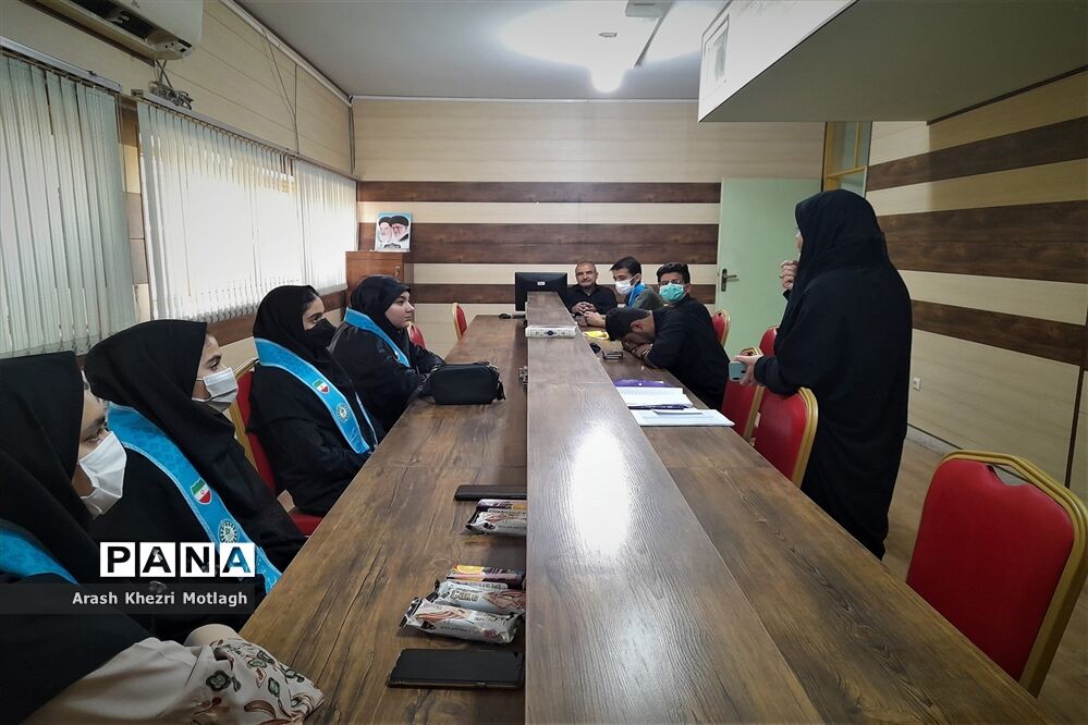 جلسه  شورای مجلس و مجمع دانش‌آموزی در کازرون