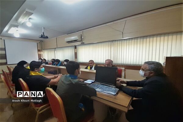 جلسه  شورای مجلس و مجمع دانش‌آموزی در کازرون