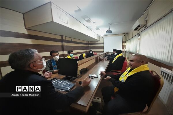 جلسه  شورای مجلس و مجمع دانش‌آموزی در کازرون