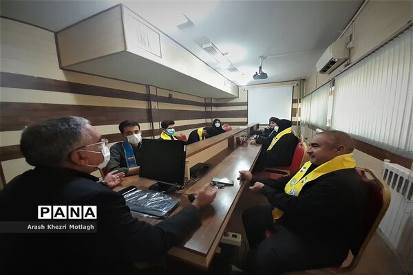 جلسه  شورای مجلس و مجمع دانش‌آموزی در کازرون