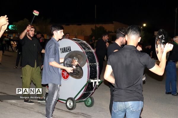 برگزاری مراسم زنجیر زنی و سنج و دمام در شهرستان امیدیه