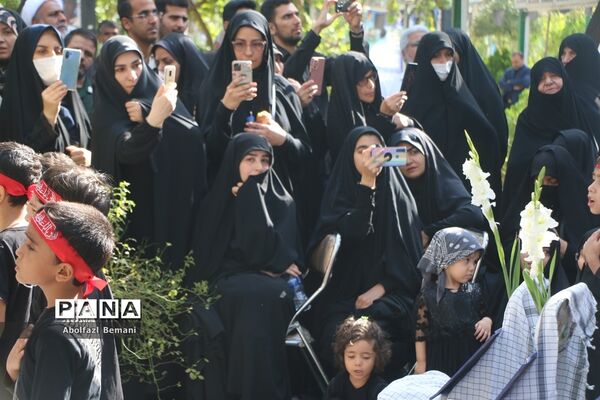 آیین آغاز نصب 222 تابلوی هوشمند شهدا در قم-2
