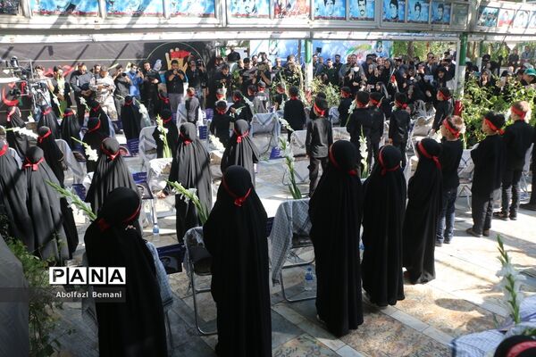 آیین آغاز نصب 222 تابلوی هوشمند شهدا در قم-2