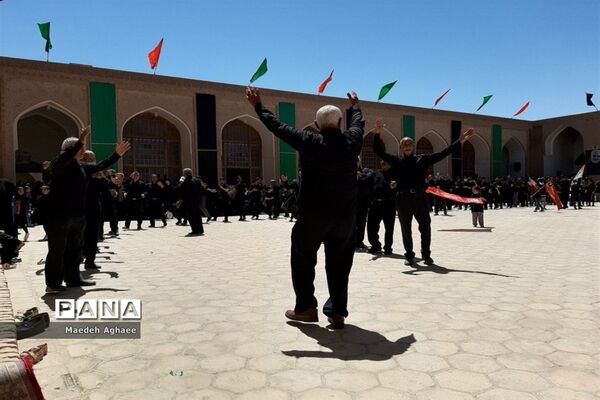 برگزاری مراسم زنجیر و سینه زنی در گناباد