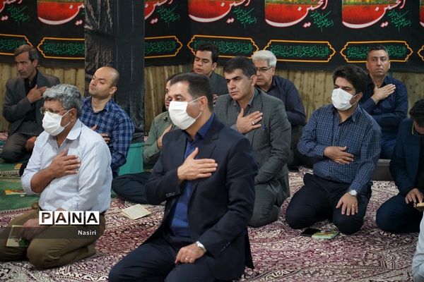 برپایی مراسم روضه‌خوانی اباعبدالله الحسین(ع) در اداره کل آموزش و پرورش اصفهان