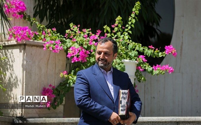 وزیر اقتصاد: روند اقتصادی رو به بهبود است
